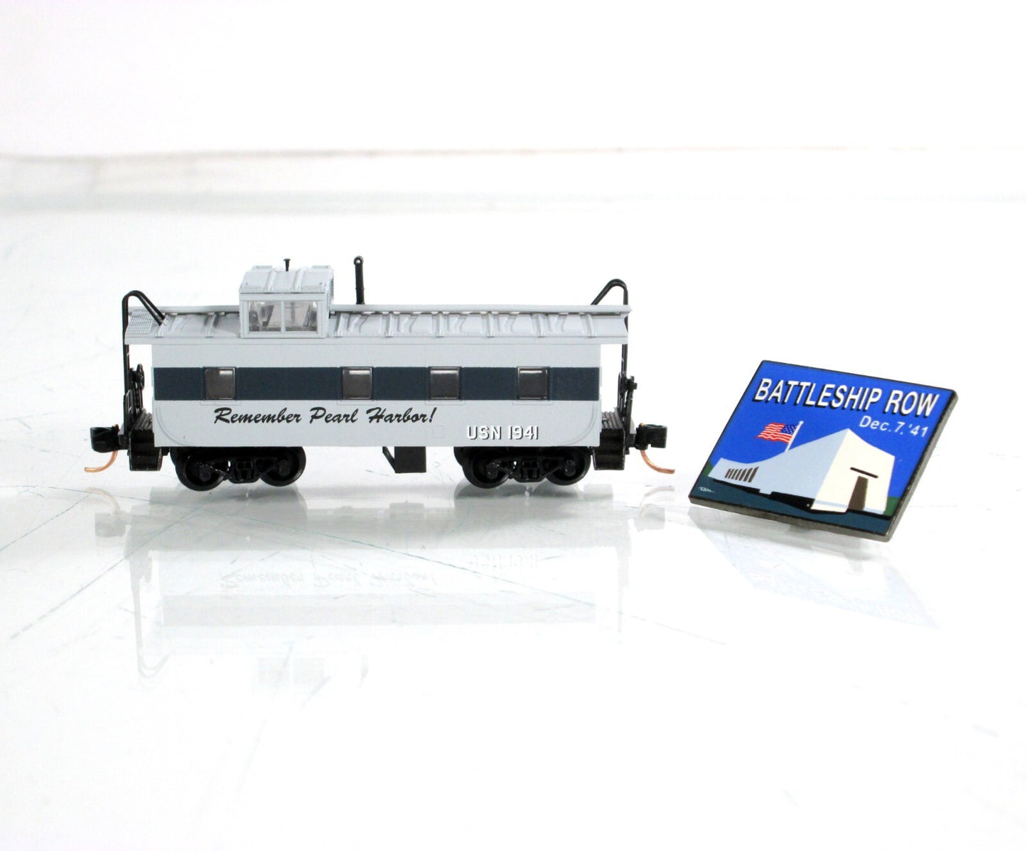 N Scale USN ***PEARL HARBOR*** Battleship Row Caboose -- Micro Trains 10050059