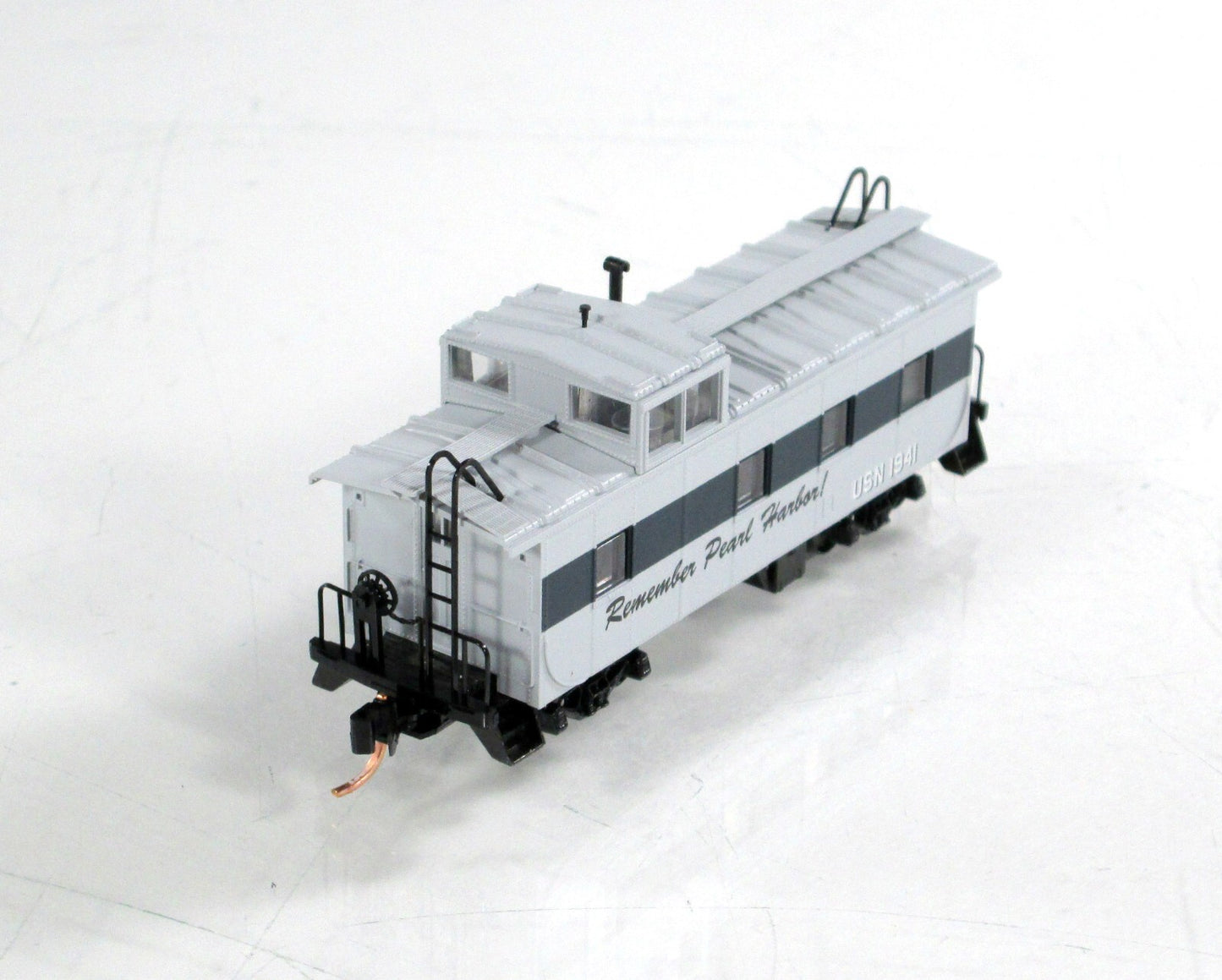 N Scale USN ***PEARL HARBOR*** Battleship Row Caboose -- Micro Trains 10050059