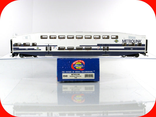 HO Scale ***METROLINK*** Bombardier Commuter Control Car #608 ---- Athearn 2540