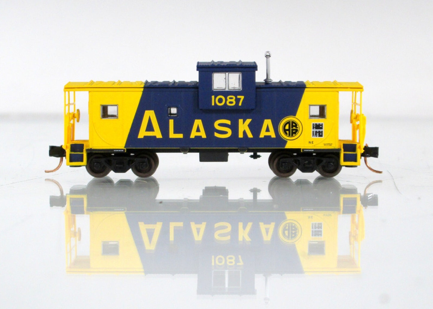 N Scale **ALASKA** EV Cupola Caboose, ARR #1087 - Atlas 30579, MTL Cplrs ***RARE