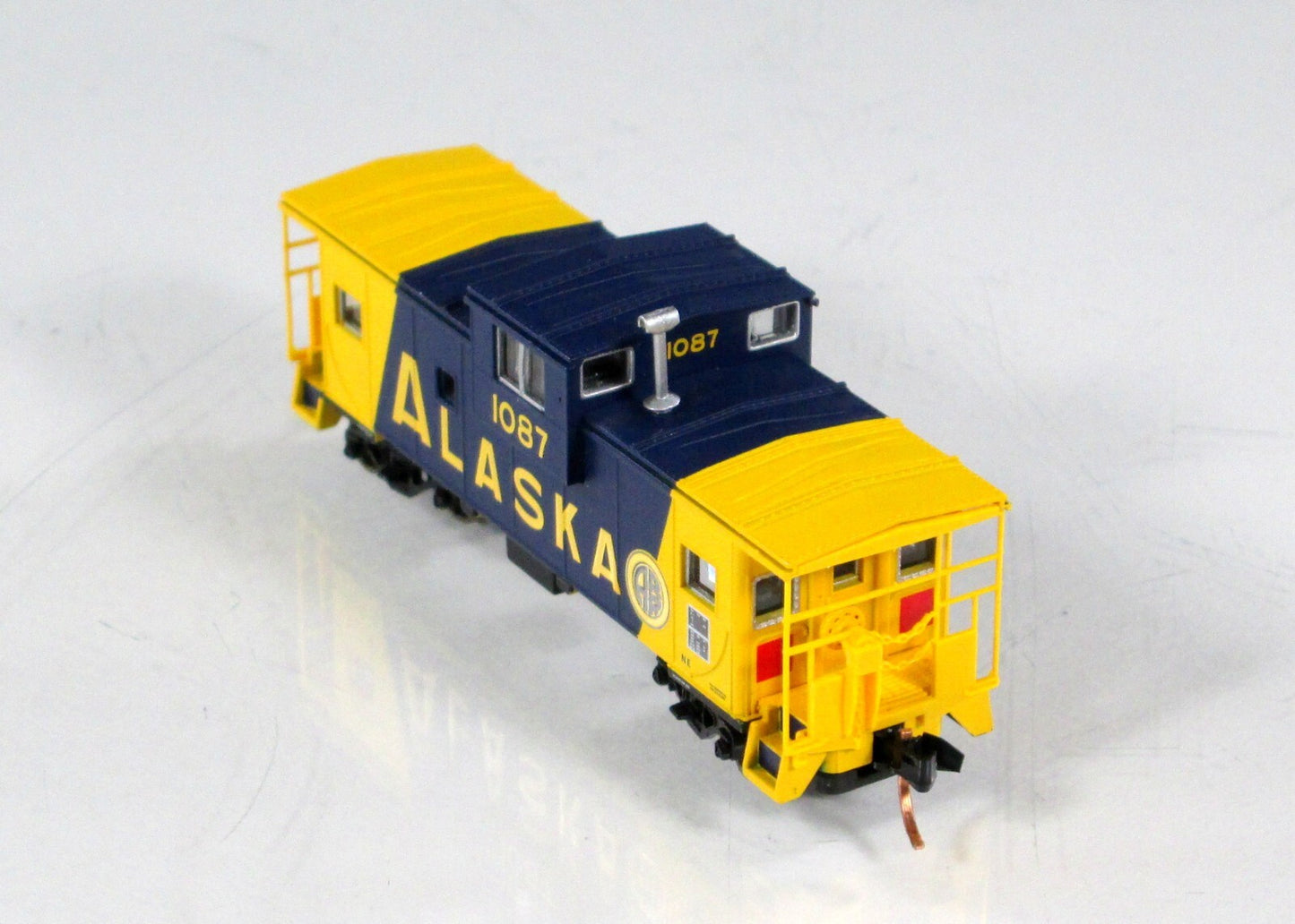 N Scale **ALASKA** EV Cupola Caboose, ARR #1087 - Atlas 30579, MTL Cplrs ***RARE