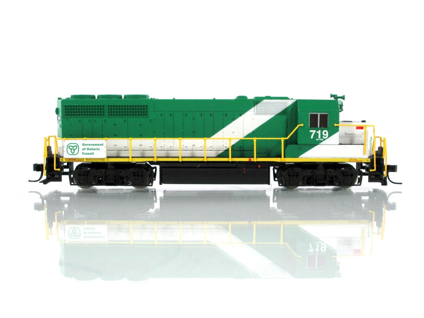N Scale ***GO TRANSIT*** GP-40 Locomotive #719 --- Atlas 555511, DCC Ready *RARE