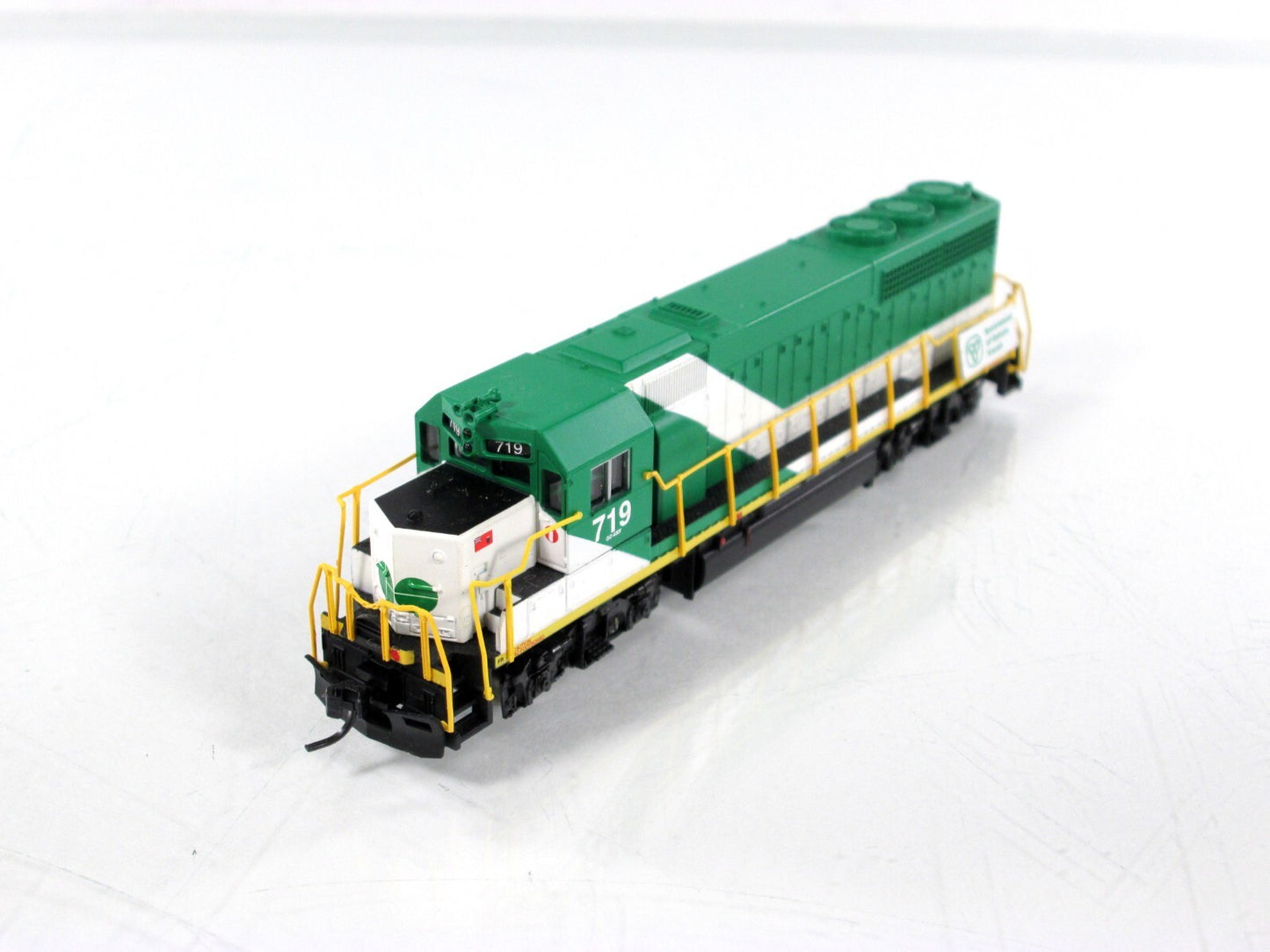 N Scale ***GO TRANSIT*** GP-40 Locomotive #719 --- Atlas 555511, DCC Ready *RARE