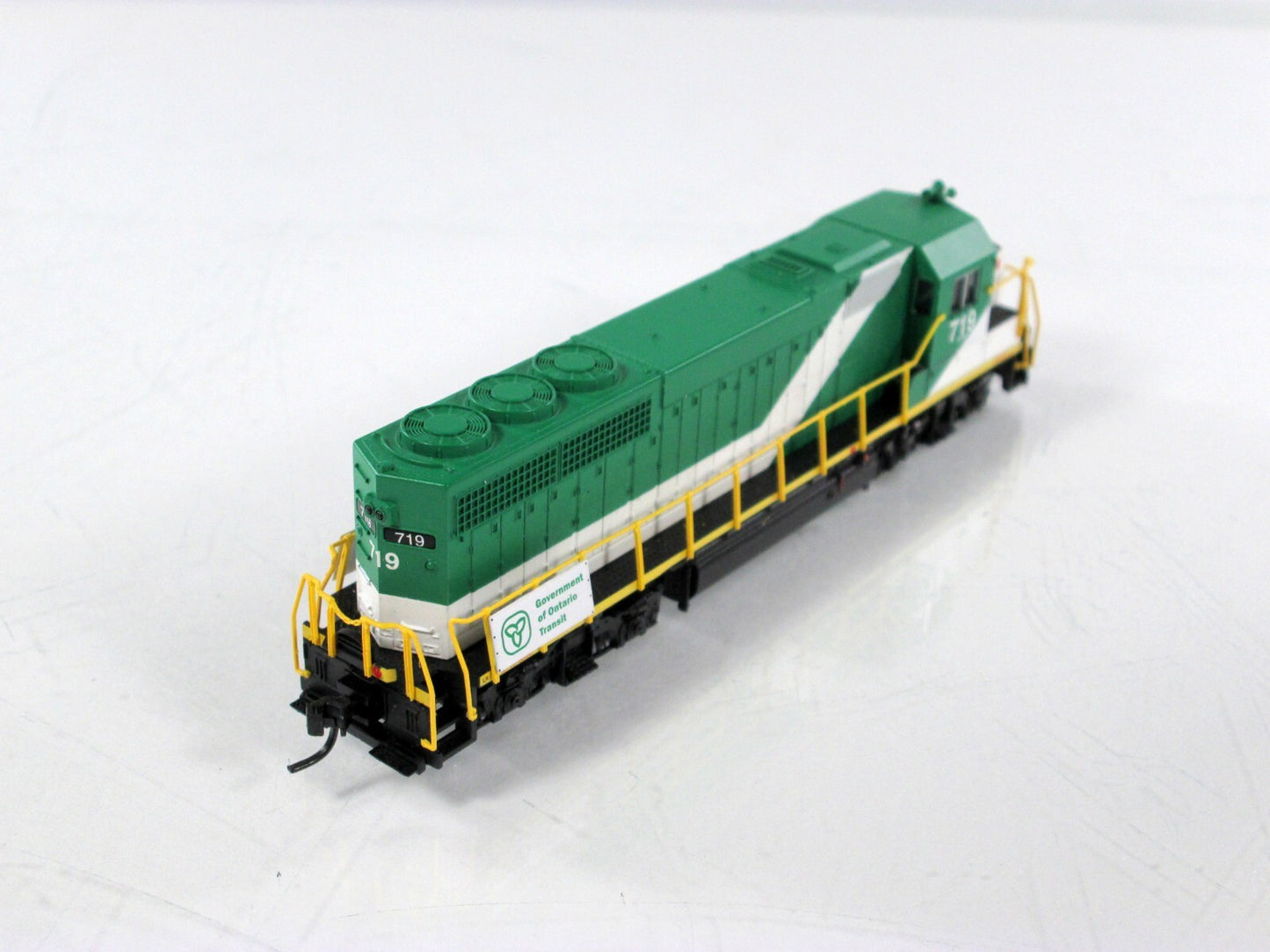 N Scale ***GO TRANSIT*** GP-40 Locomotive #719 --- Atlas 555511, DCC Ready *RARE