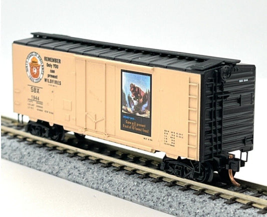 N Scale ***SMOKEY BEAR*** Fire Prevention Box Car, SBX 1944 - Micro Trains 21480