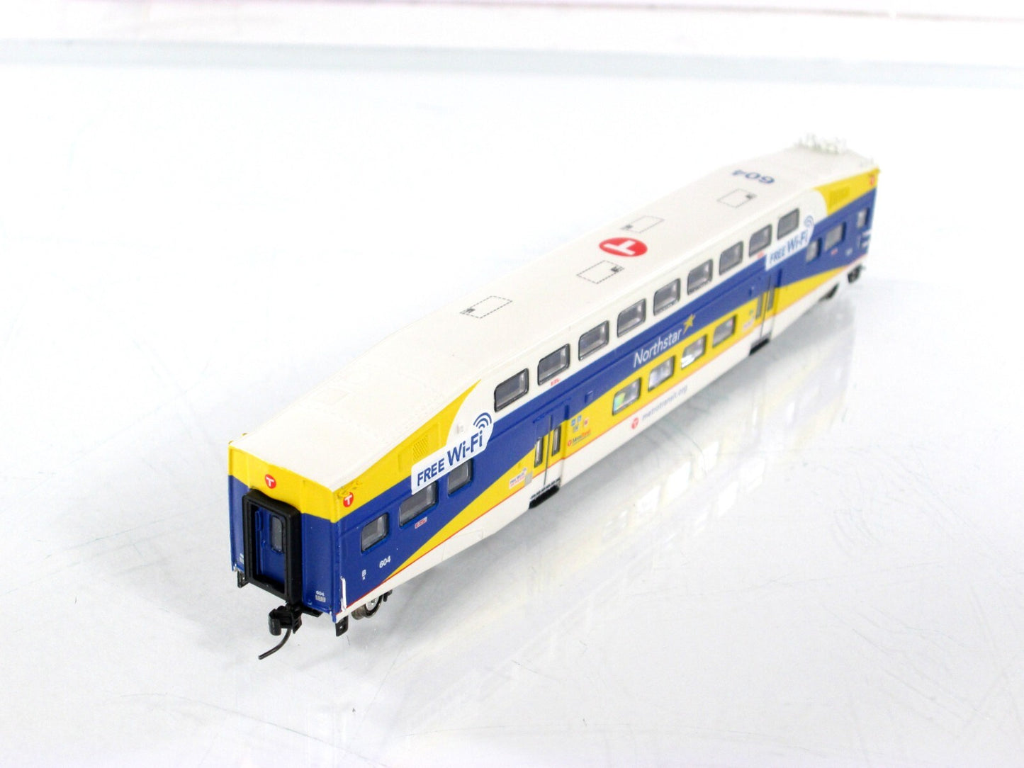 N Scale ***NORTHSTAR*** Bombardier Commuter Control Car #604 ----- Athearn 26008