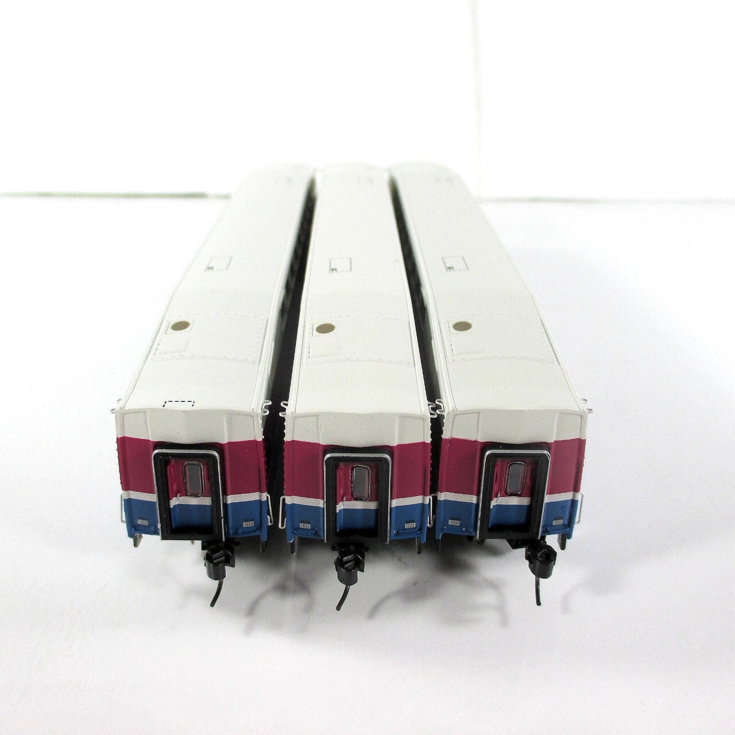 N Scale ***ACE*** Bombardier Passenger Set #3206, 3209, 3213 ---- Athearn 25421