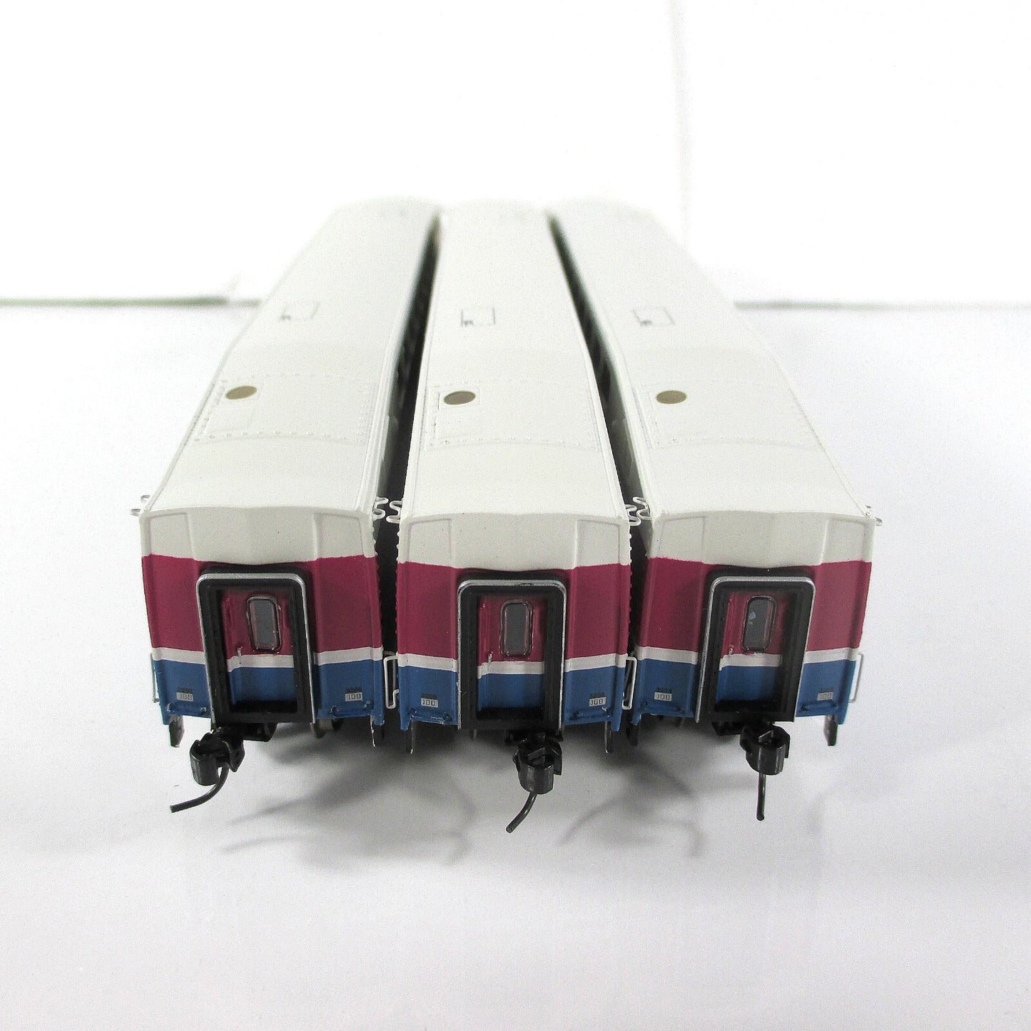 N Scale ***ACE*** Bombardier Passenger Set #3206, 3209, 3213 ---- Athearn 25421