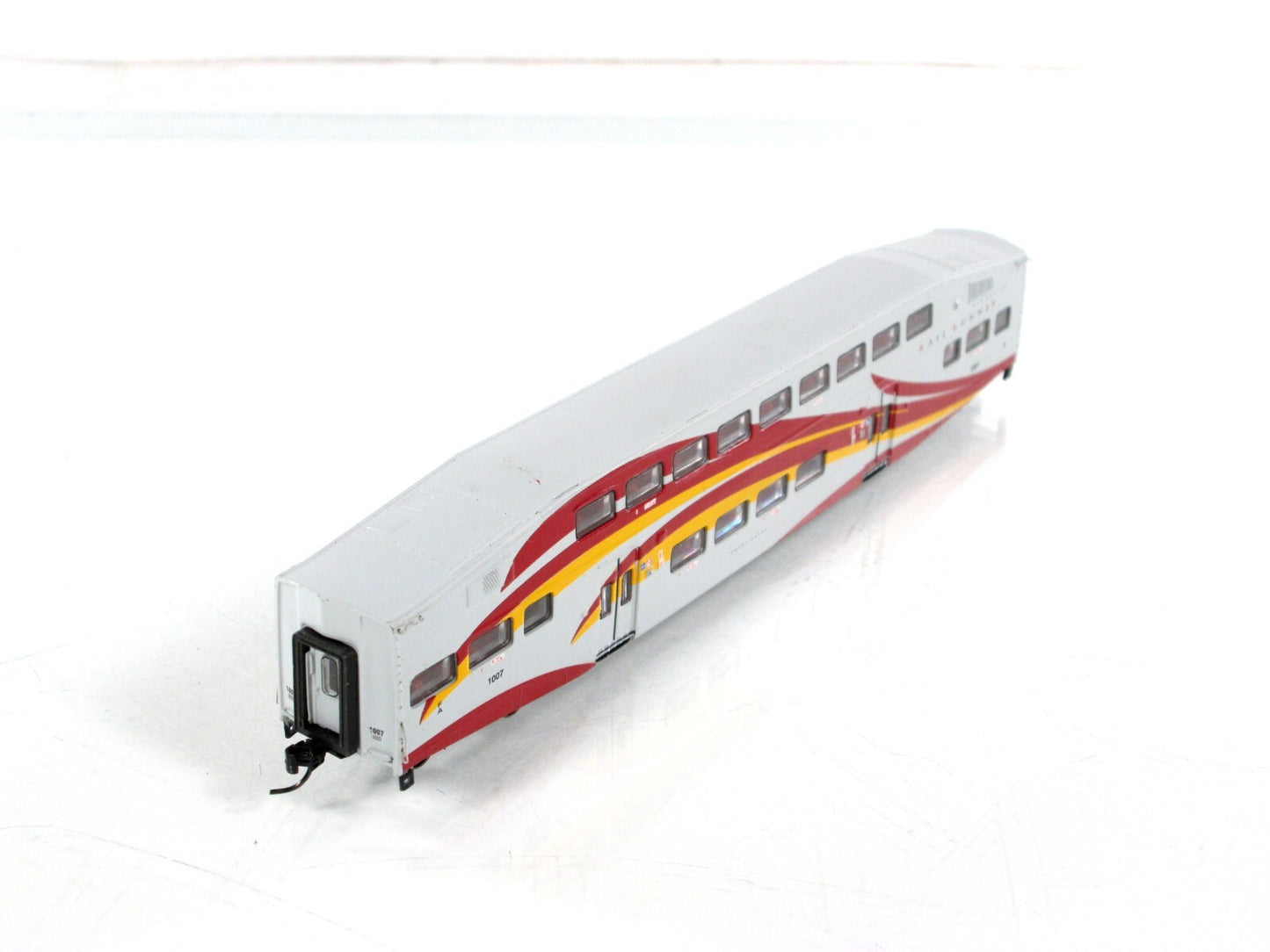 N Scale ***NEW MEXICO RAIL RUNNER*** Bombardier Coach #1007 ------ Athearn 10176