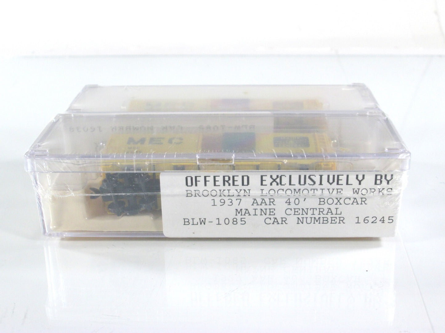N Scale *MAINE CENTRAL* 40' Box Car Set - MEC 16038, 16245 - Intermountain / BLW