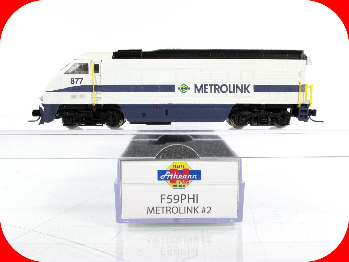 N Scale ***METROLINK*** Bombardier F59PHI Diesel Locomotive #877 ---- Athearn 2