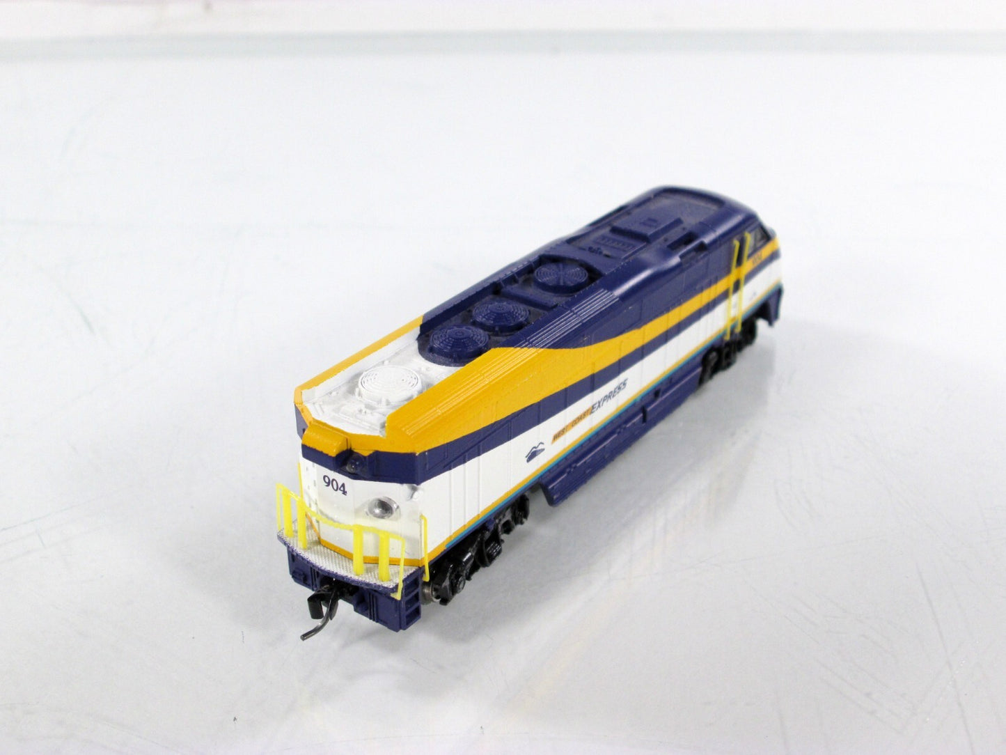 N Scale **WEST COAST EXPRESS** F59PHI Locomotive #904 - Athearn 10019, DCC Ready