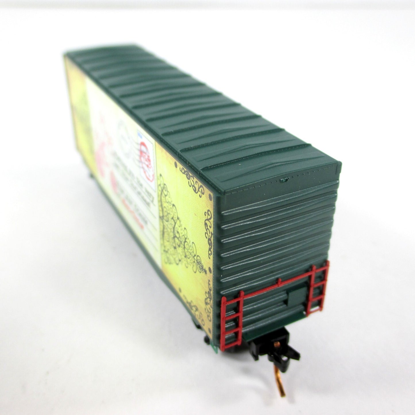 N Scale VINTAGE CHRISTMAS POSTCARD ***Rooftop Delivery*** Box Car - MTL 10100818