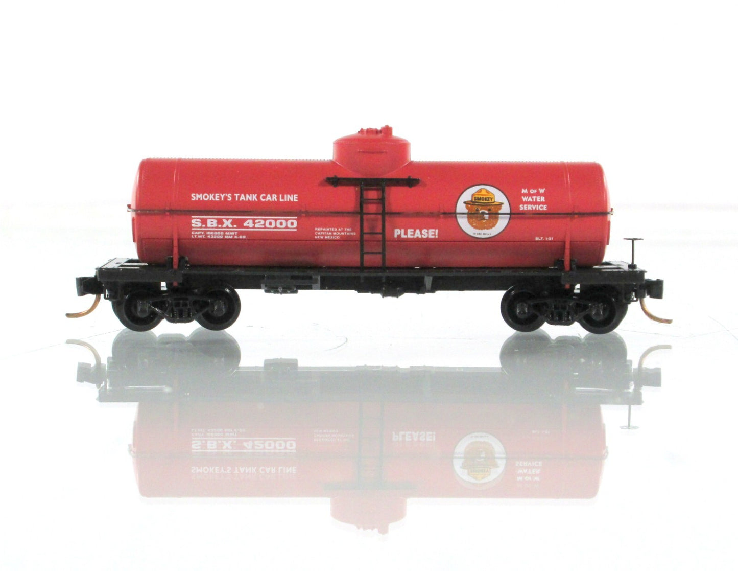 N Scale ***SMOKEY BEAR*** MoW Fire Water Tank Car, SBX 4200 - Micro Trains 65460
