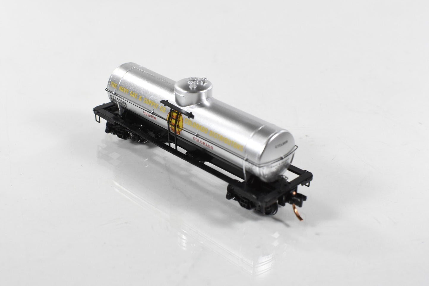 N Scale ***NAVY GAS & SUPPLY*** (Denver) Tank Car #8506 -- Micro Trains 06500790