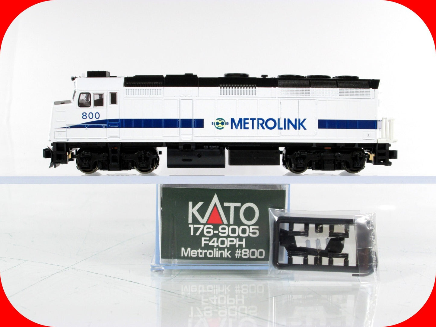 N Scale ***METROLINK*** EMD F40PH Locomotive #800 - Kato 176-9005 **DCC Ready