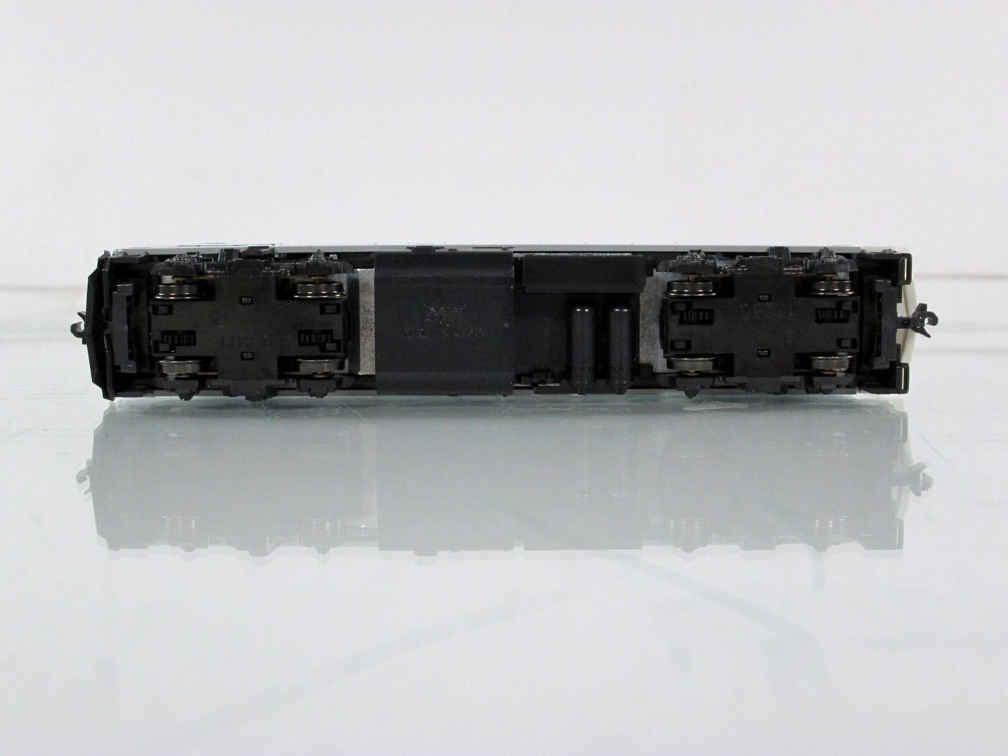 N Scale ***METROLINK*** EMD F40PH Locomotive #800 - Kato 176-9005 **DCC Ready