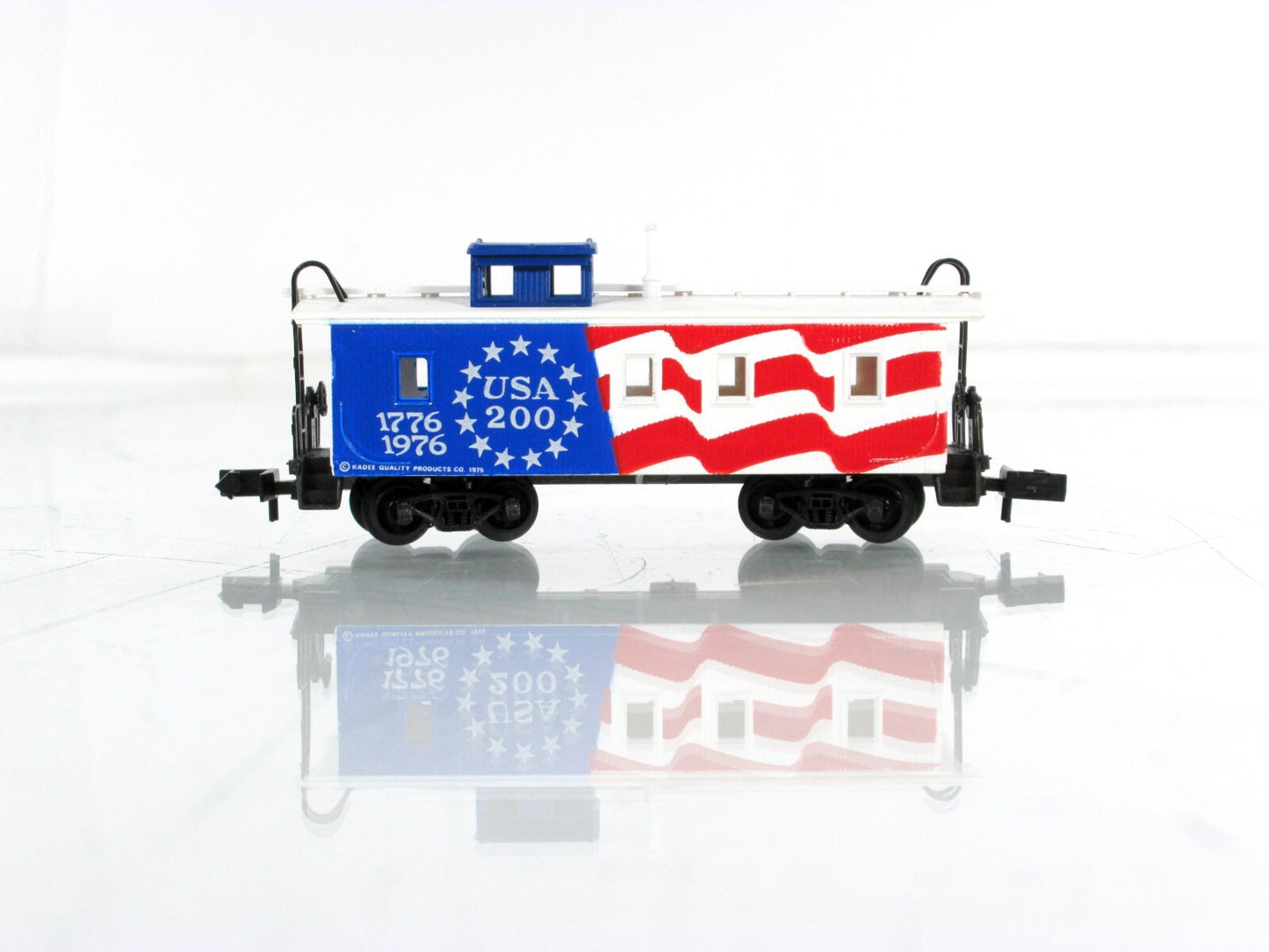 N Scale ***JULY 4th 1776-1976*** Bicentennial Caboose ------ Micro Trains 50990