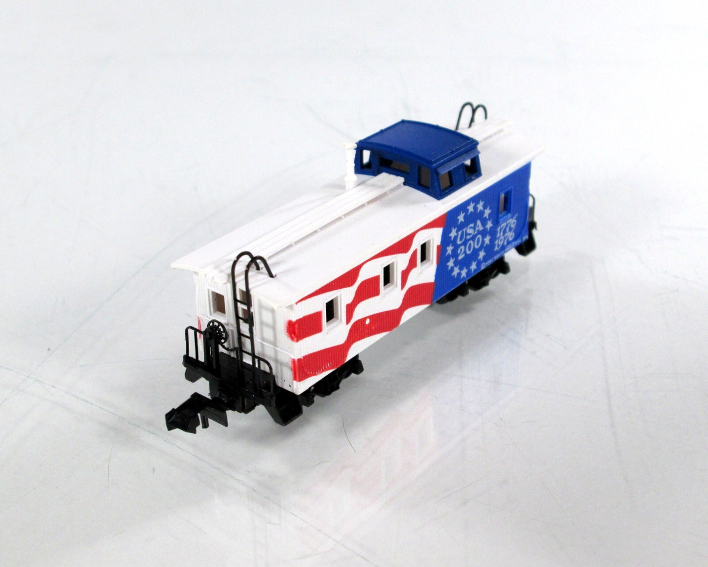 N Scale ***JULY 4th 1776-1976*** Bicentennial Caboose ------ Micro Trains 50990