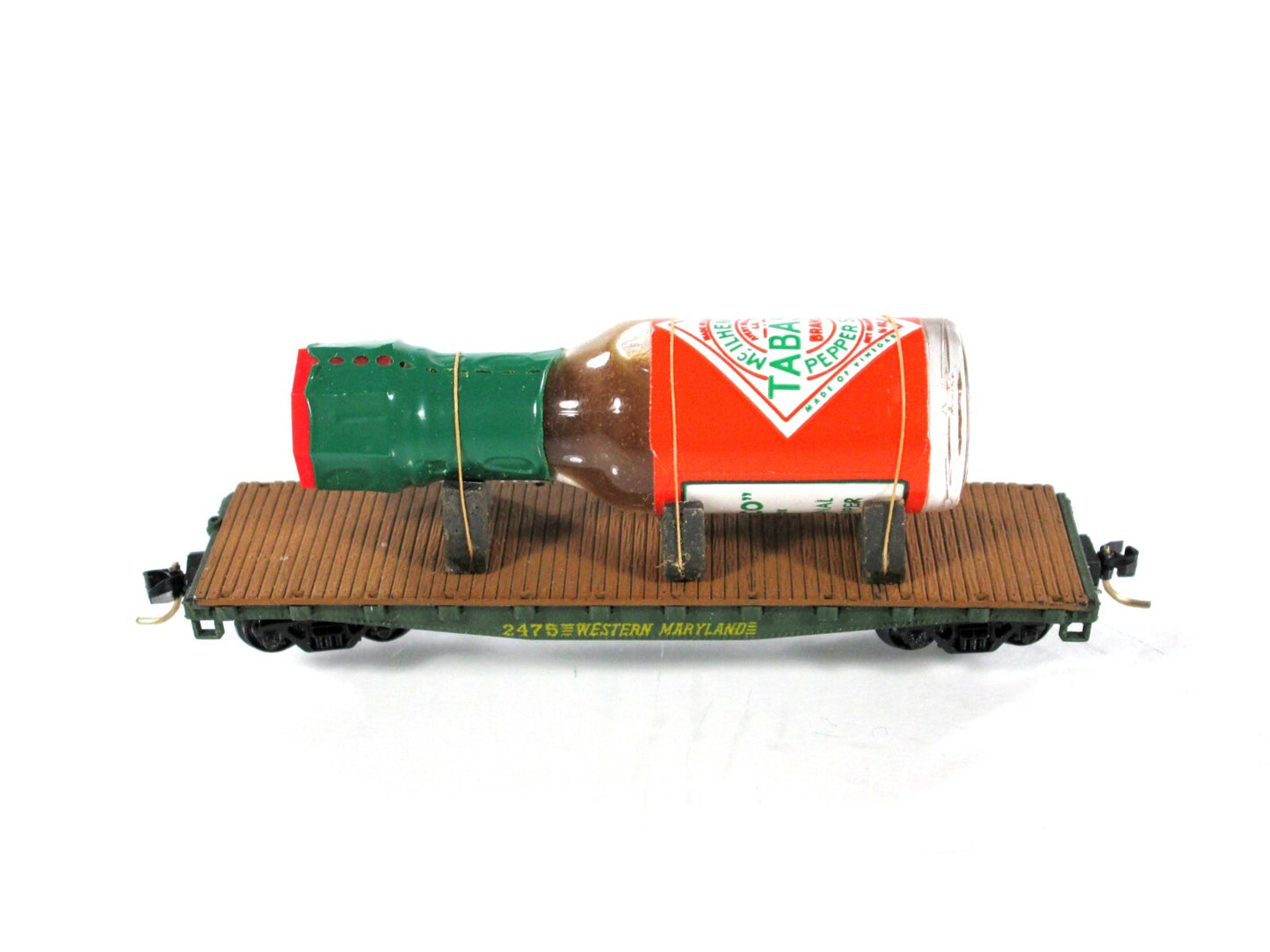 N Scale ***TOBASCO SAUCE*** Bottle on 40' Flat Car, WM 2475 - TRIX, MTL Couplers