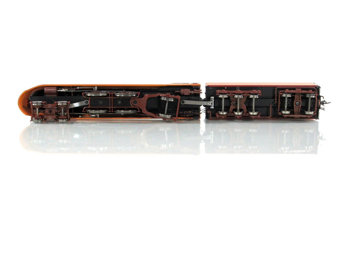 HO Scale **MILWAUKEE** 1935 Hiawatha Class A 4-4-2 - FOX VALLEY 10001, DCC Ready