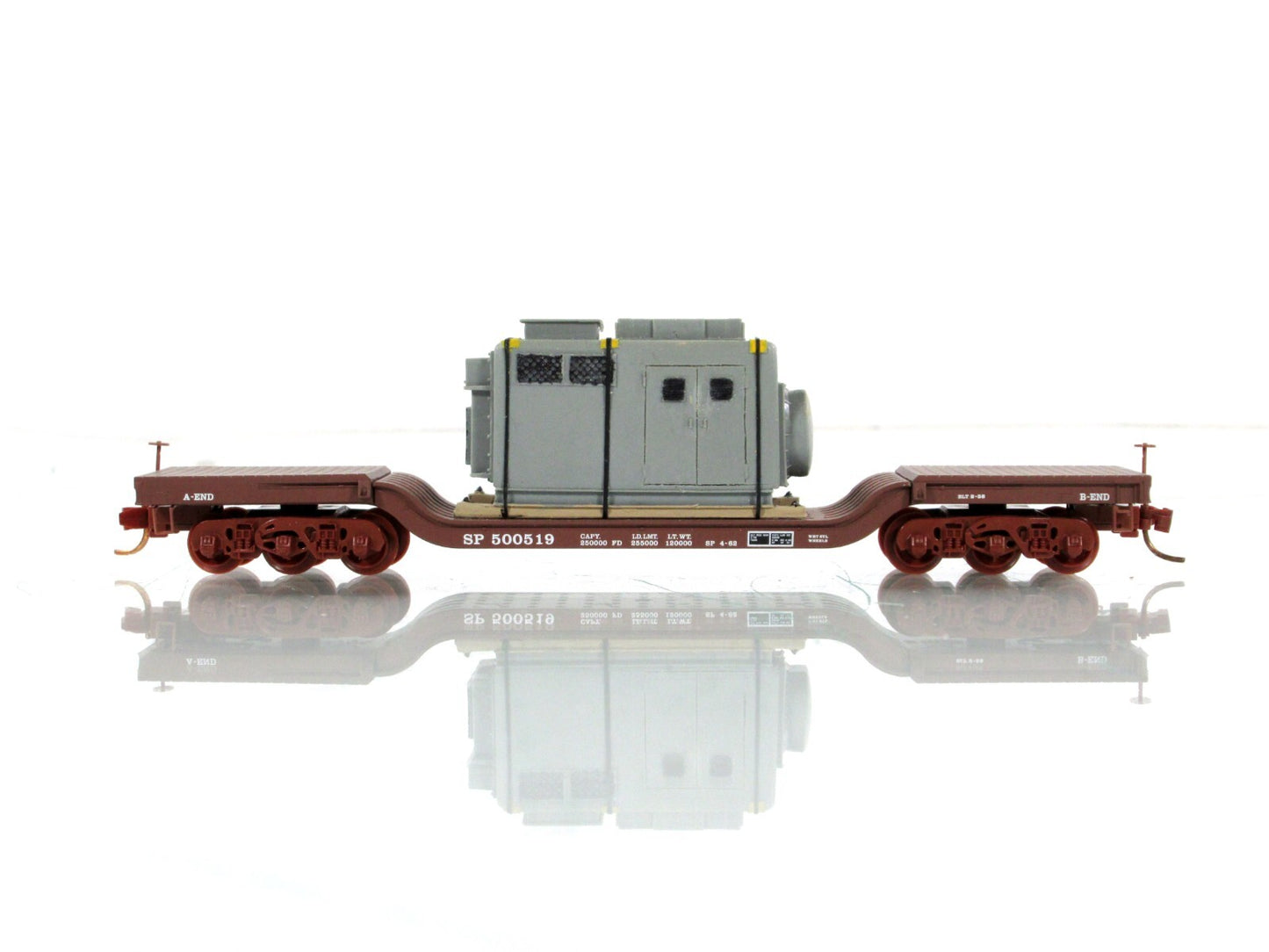 N Scale **SP** Depressed Flat Car #500519, Transformer -- Micro Trains NSC *RARE