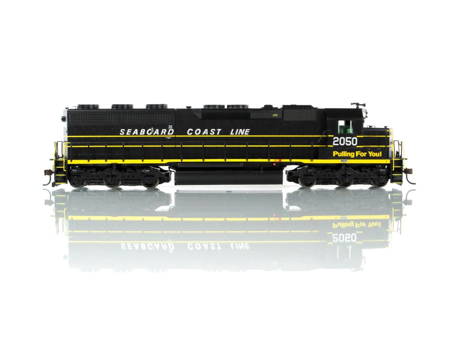 HO Scale ***SEABOARD*** SD45-2, SCL 2050 - Athearn G67164, w/ DCC Sound & Remote