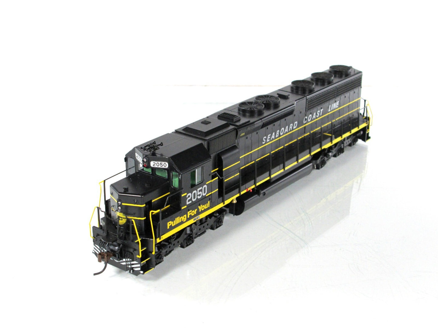 HO Scale ***SEABOARD*** SD45-2, SCL 2050 - Athearn G67164, w/ DCC Sound & Remote