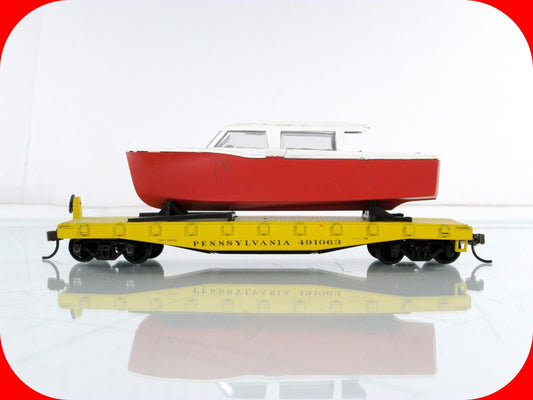 HO Scale ***PENNSYLVANIA*** 40' Flat Car w/ Boat Load, PRR 491063 ------ Athearn