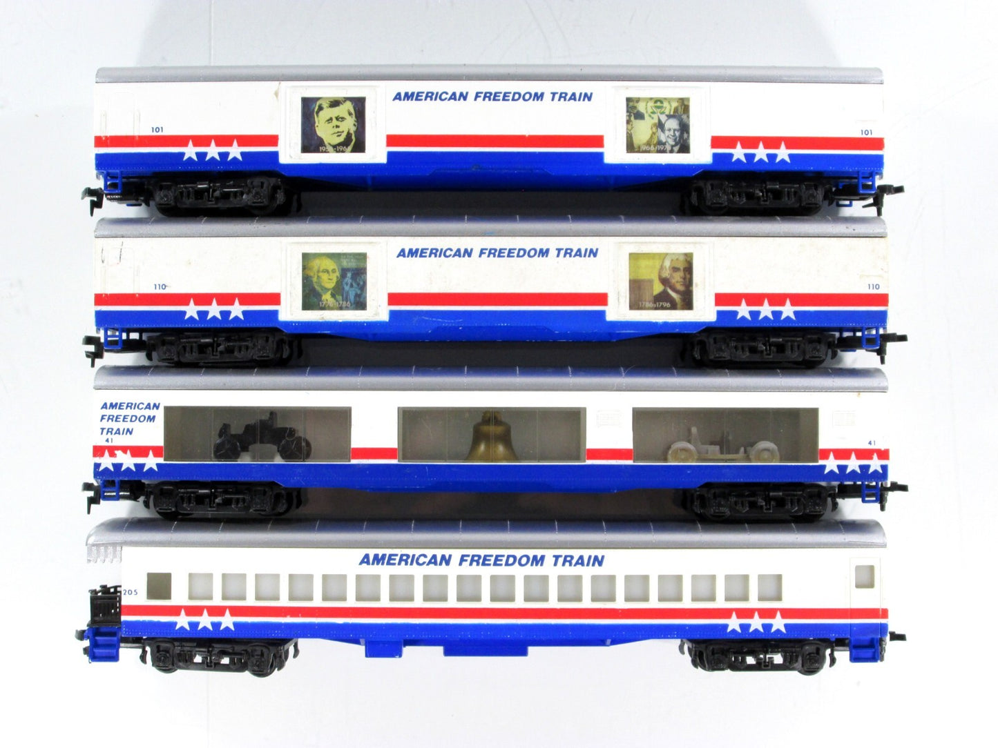 HO Scale ***AMERICAN FREEDOM TRAIN*** 4-Car Passenger Set, 1776-1976  --  LIONEL