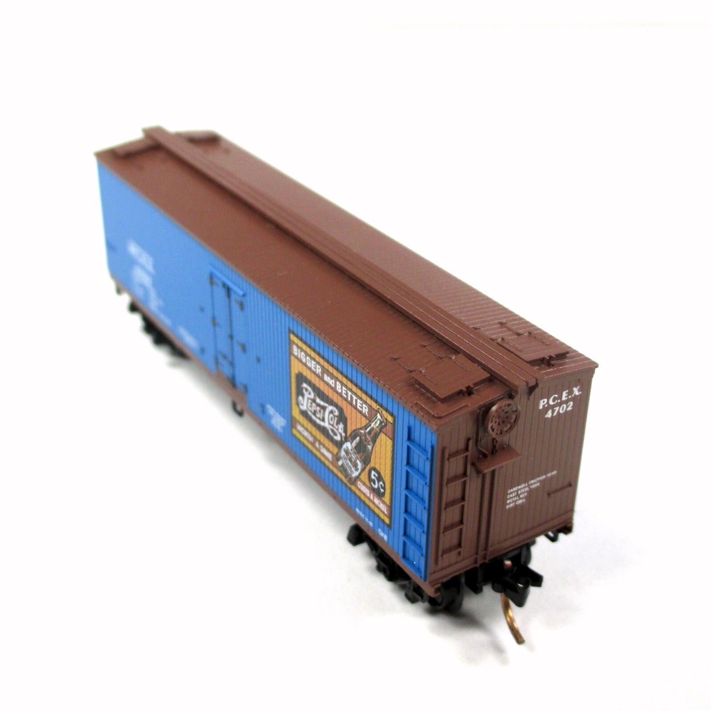 N Scale ***PEPSI-COLA Ice Reefer*** 40' Box Car, PCEX 4702 -- Micro Trains 47340