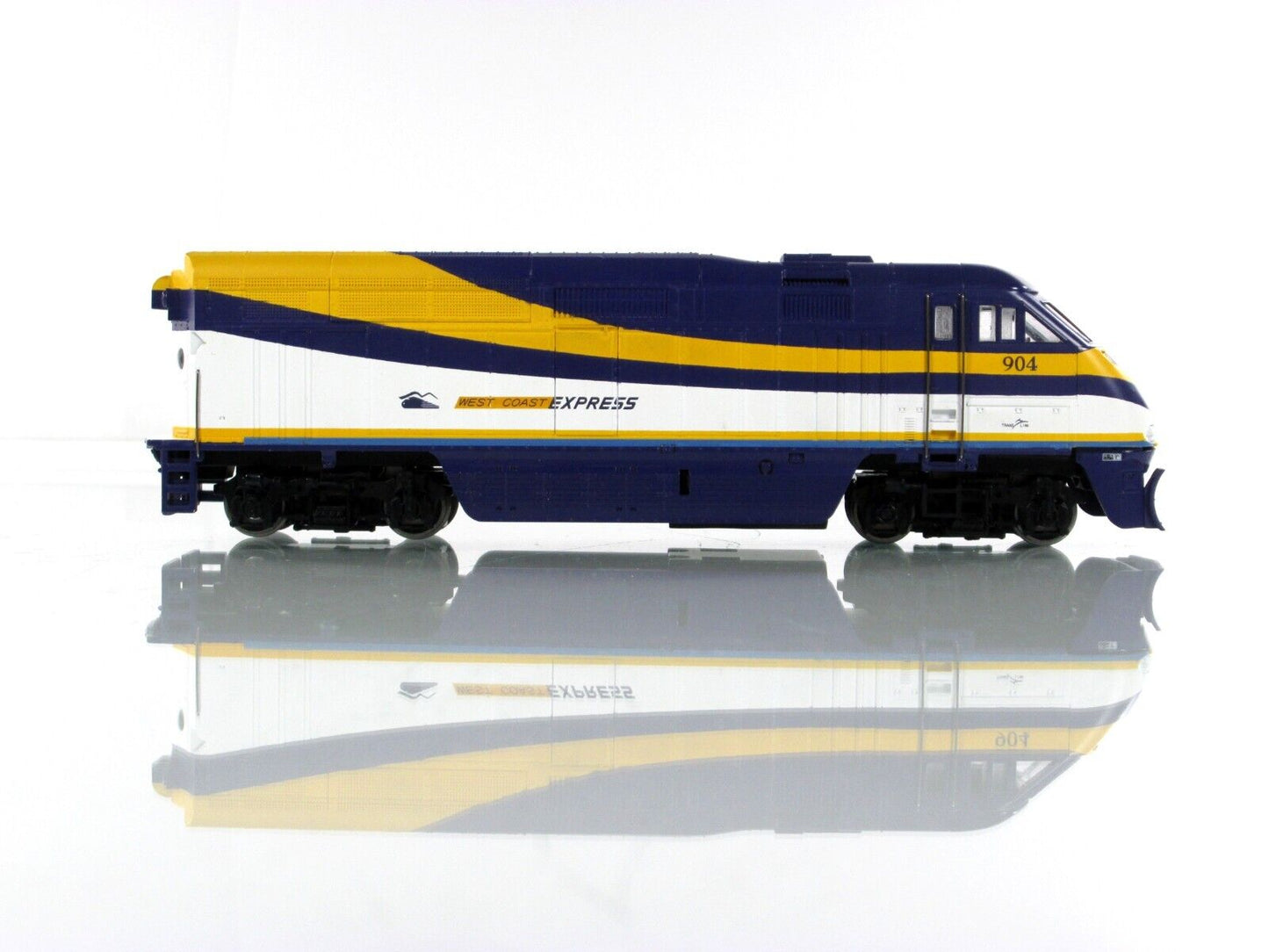 HO Scale ***WEST COAST EXPRESS*** F59PHI Locomotive, WCE 904 ------ Athearn 2615