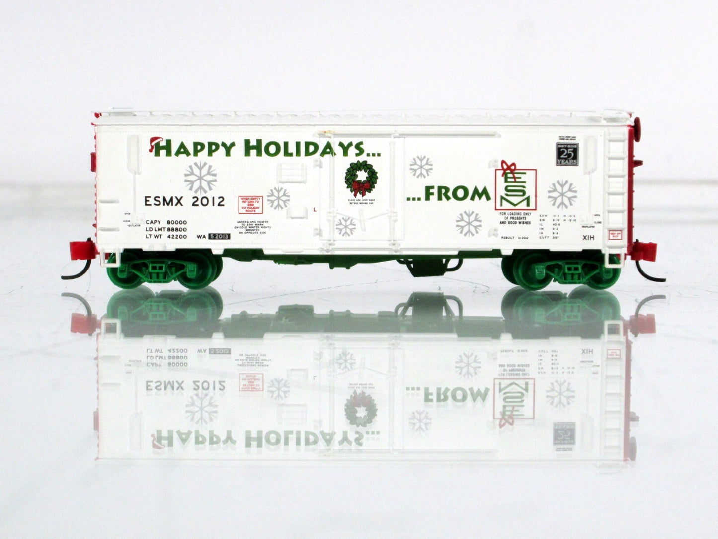 N Scale ***HAPPY HOLIDAYS*** Christmas 40' Box Car, ESMX 2012  ---- ESM **RARE**