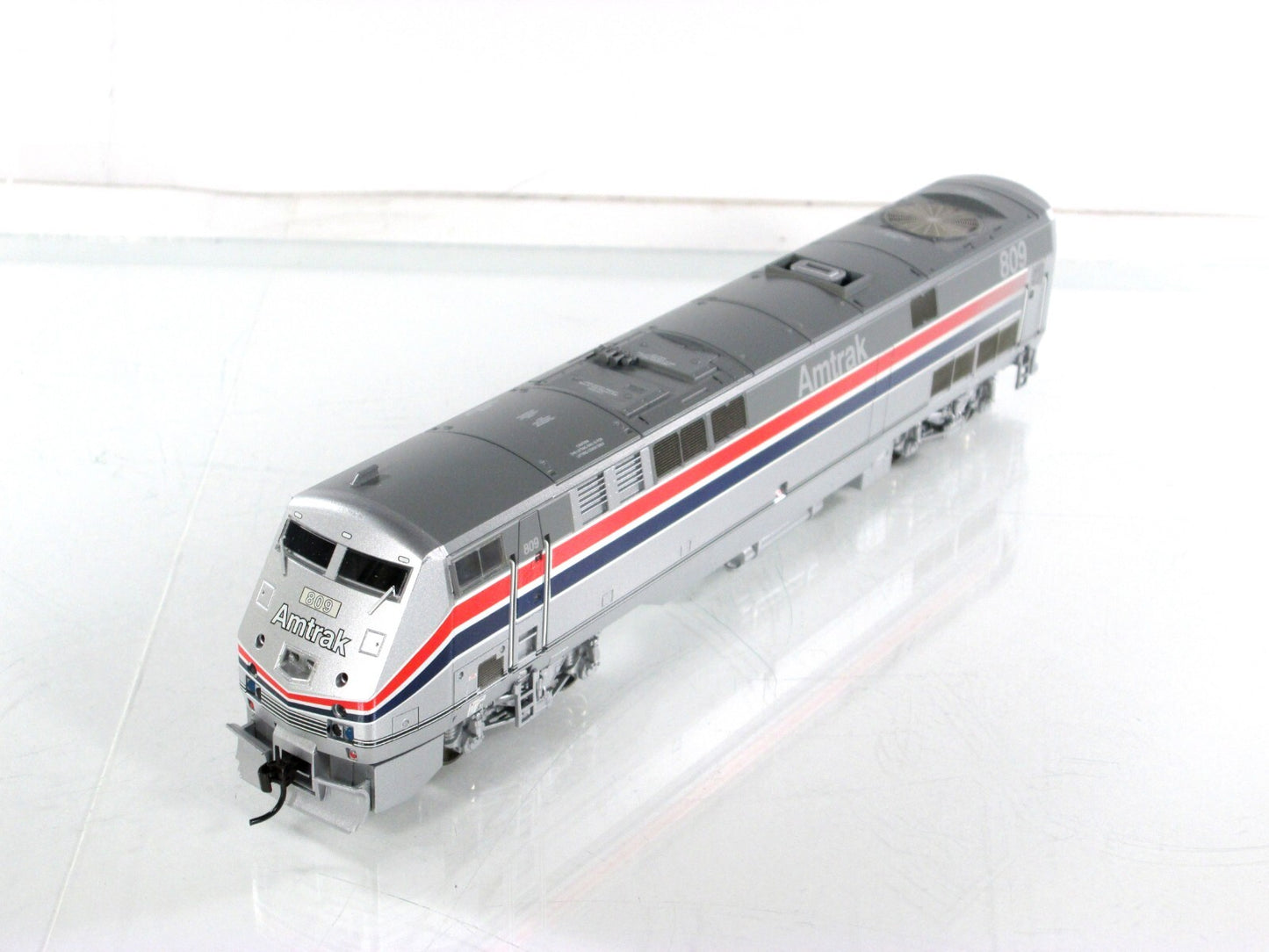 HO Scale ***AMTRAK*** P-40 Diesel Locomotive #809 ----- Athearn 91571, DCC Ready