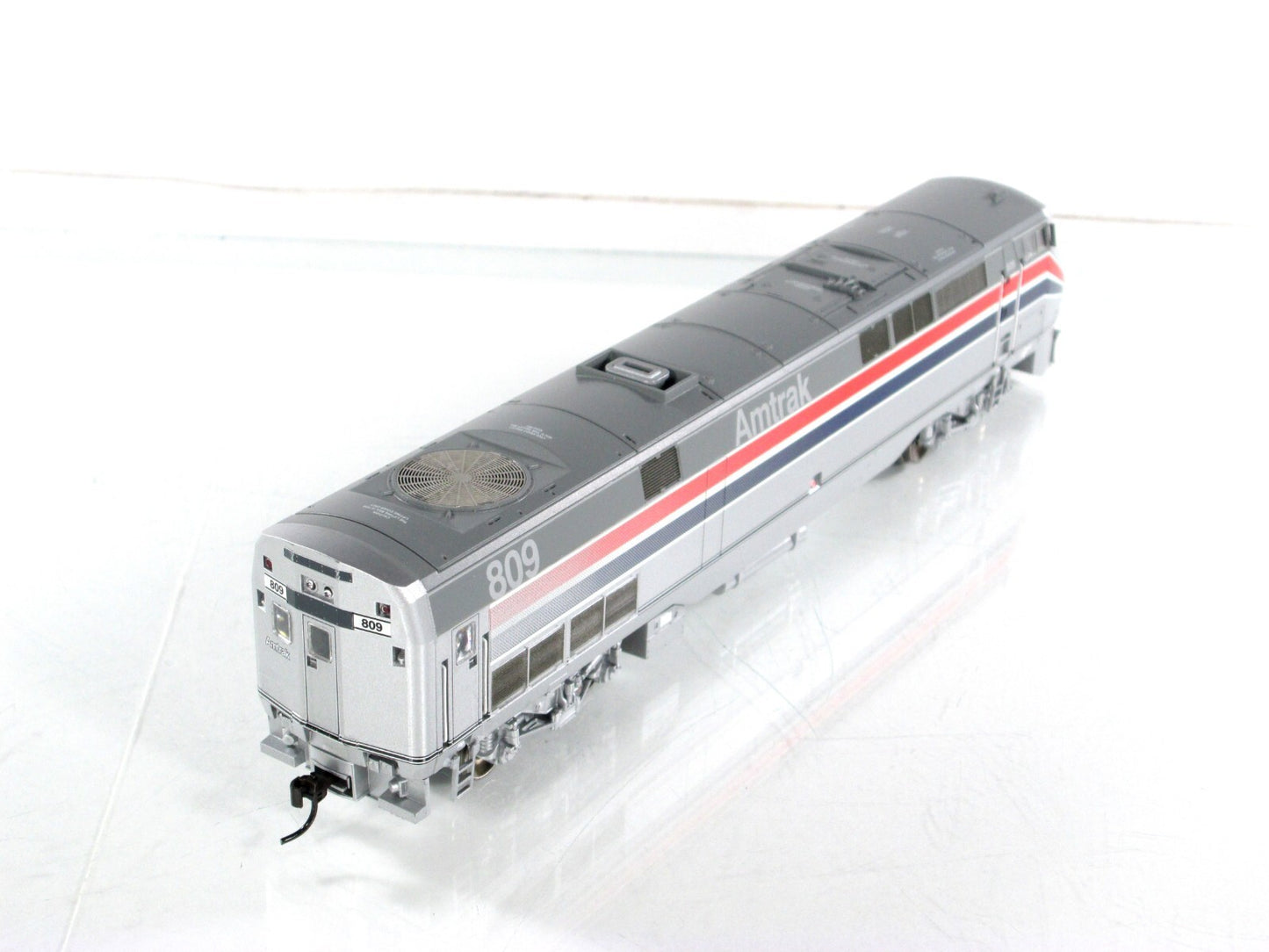 HO Scale ***AMTRAK*** P-40 Diesel Locomotive #809 ----- Athearn 91571, DCC Ready