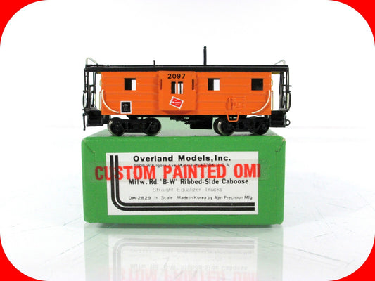 N Scale BRASS ***MILWAUKEE ROAD*** Bay Window Caboose - Overland OMI-2829