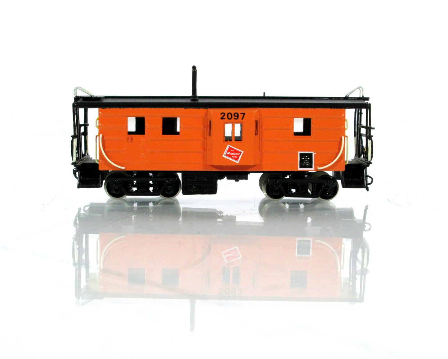 N Scale BRASS ***MILWAUKEE ROAD*** Bay Window Caboose - Overland OMI-2829