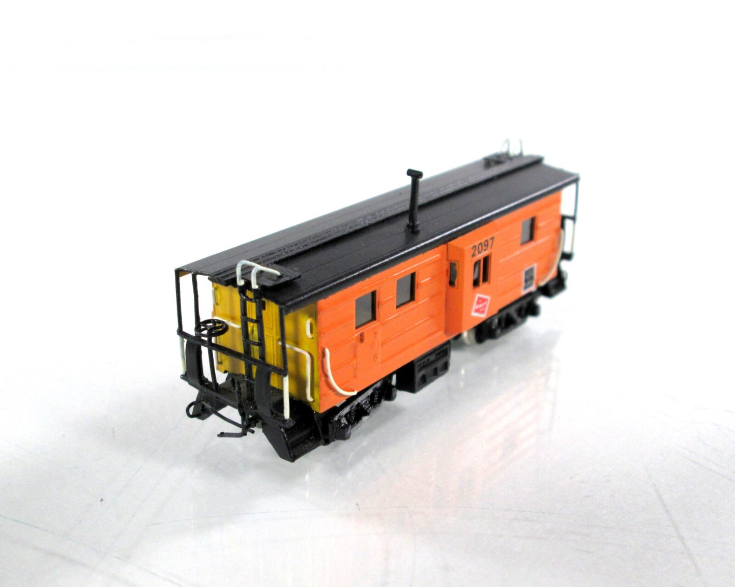 N Scale BRASS ***MILWAUKEE ROAD*** Bay Window Caboose - Overland OMI-2829