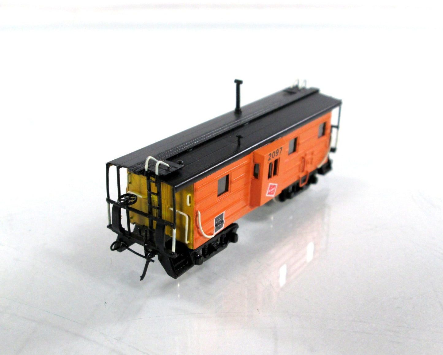 N Scale BRASS ***MILWAUKEE ROAD*** Bay Window Caboose - Overland OMI-2829