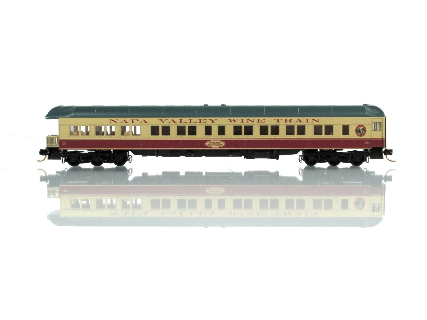 N Scale ***NAPA WINE TRAIN*** Cabernet Savignon Diner ---- Micro Trains 14455059