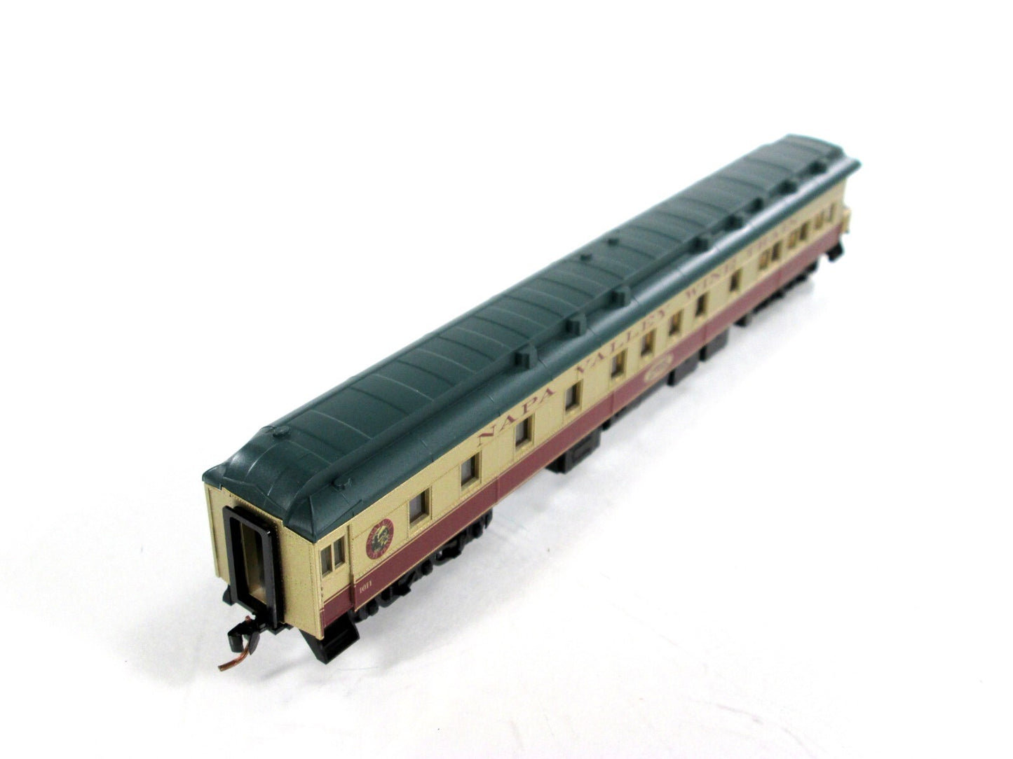 N Scale ***NAPA WINE TRAIN*** Cabernet Savignon Diner ---- Micro Trains 14455059