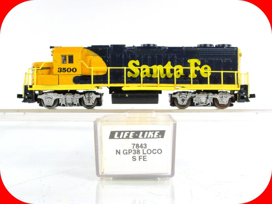 N Scale ***SANTA FE*** GP38 Locomotive, ATSF 3500 - Life-Like 7843, Knuckle Cplr