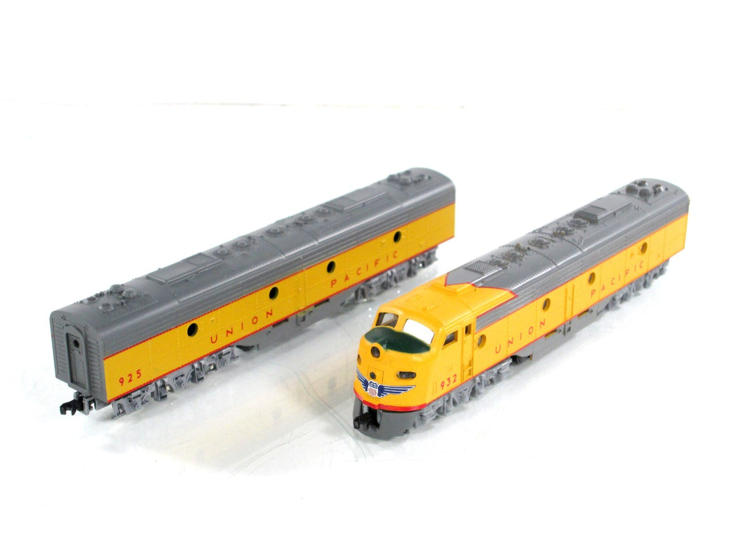 N Scale ***UNION PACIFIC*** E8 AB Set #932,925 - Con-Cor 2725,2765, Knuckle Cplr