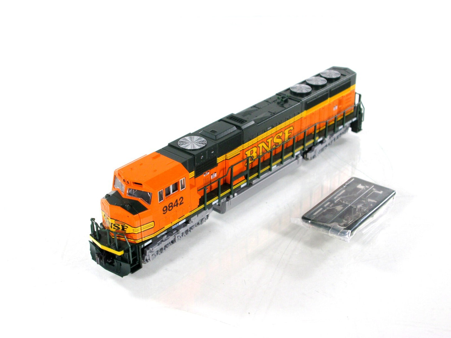 N Scale ***BNSF*** SD70MAC Heritage Locomotive #9842 - Kato 176-6310 **DCC Ready