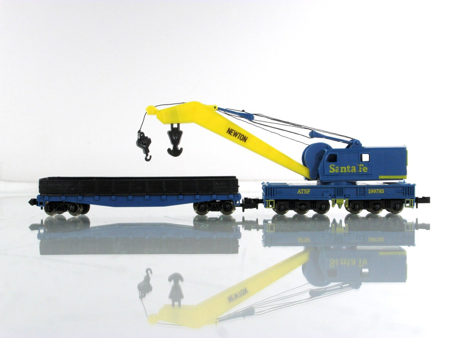N Scale **SANTA FE*** MOW Boom Crane #199793, Flat Car Tender - Model Power 3162