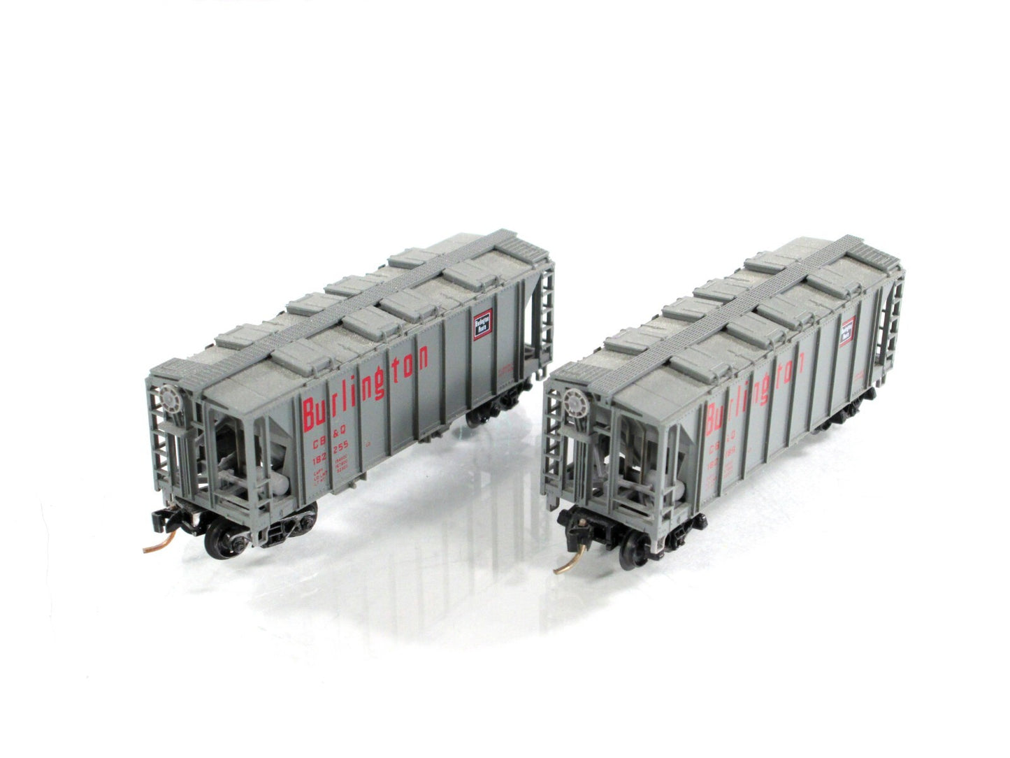 N Scale *BURLINGTON, CB&Q* 2-Bay Hoppers #182255,182389 - Kato 186-0107, MTL Cpl
