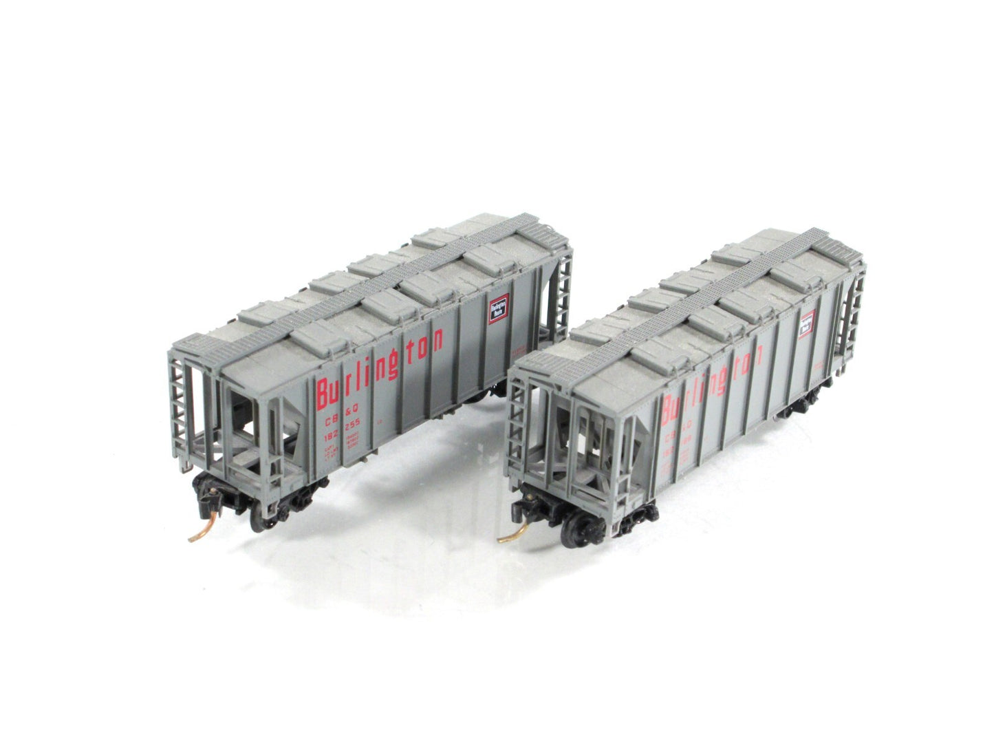 N Scale *BURLINGTON, CB&Q* 2-Bay Hoppers #182255,182389 - Kato 186-0107, MTL Cpl