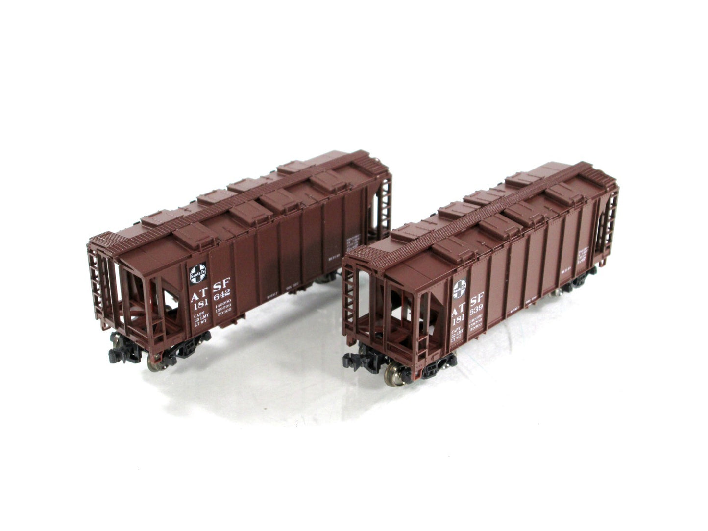 N Scale ***SANTA FE*** ACF 2-Bay Covered Hoppers #181639,181642 -- Kato 186-0103