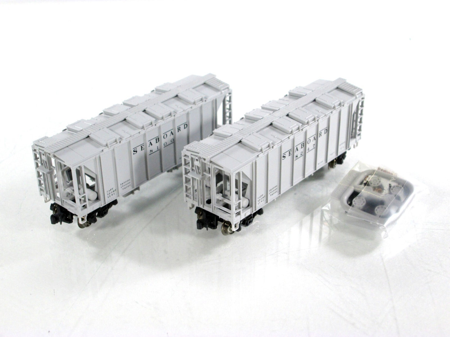 N Scale ***SEABOARD** ACF 70ton 2-Bay Covered Hoppers #8100,8247 - Kato 186-0209