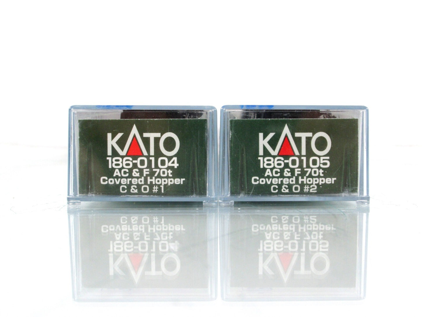 N Scale ***CHESAPEAKE & OHIO*** 2-Bay Covered Hopper 4-Pack - Kato 186-0104,0105